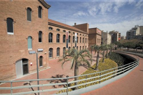 Fachada del Centro de Arte Tecla Sala